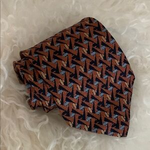 RENOMA Elegant Geometric Patterned Silk Tie